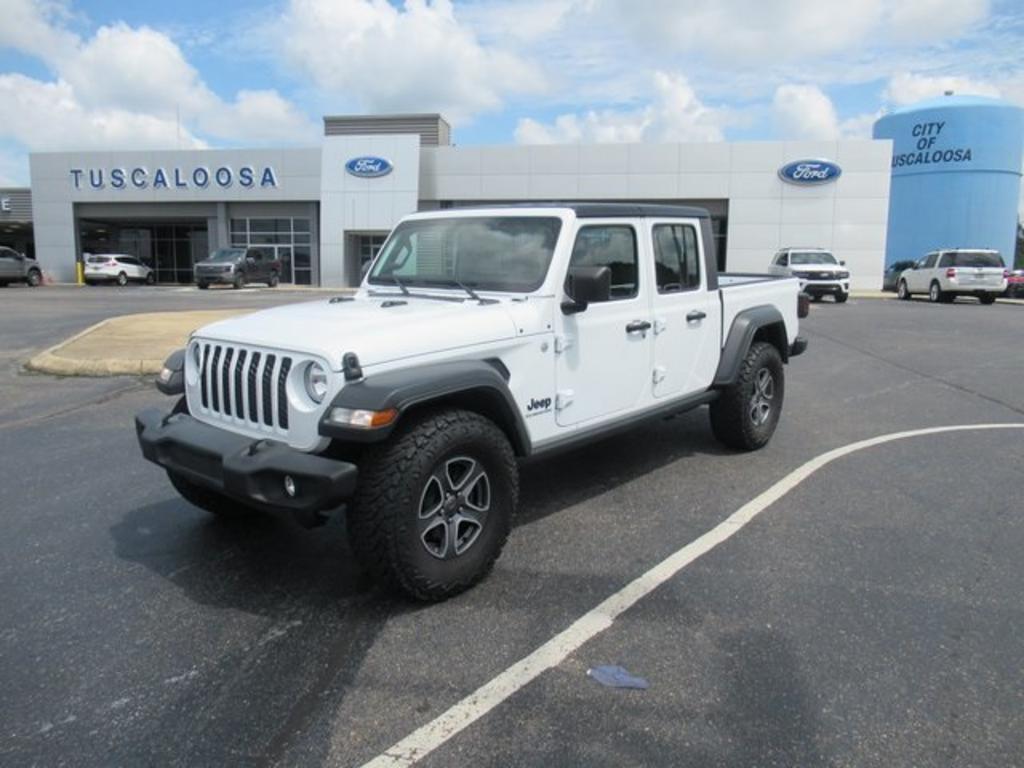 2021 Jeep Gladiator - $39,000