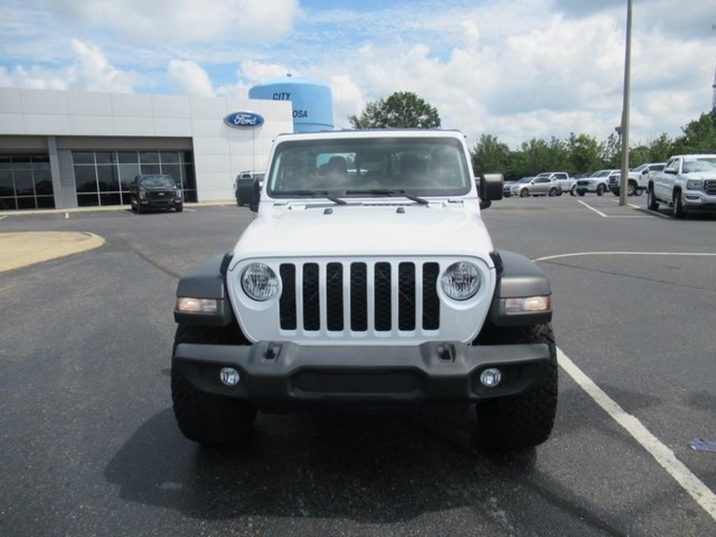 2021 Jeep Gladiator - $39,000