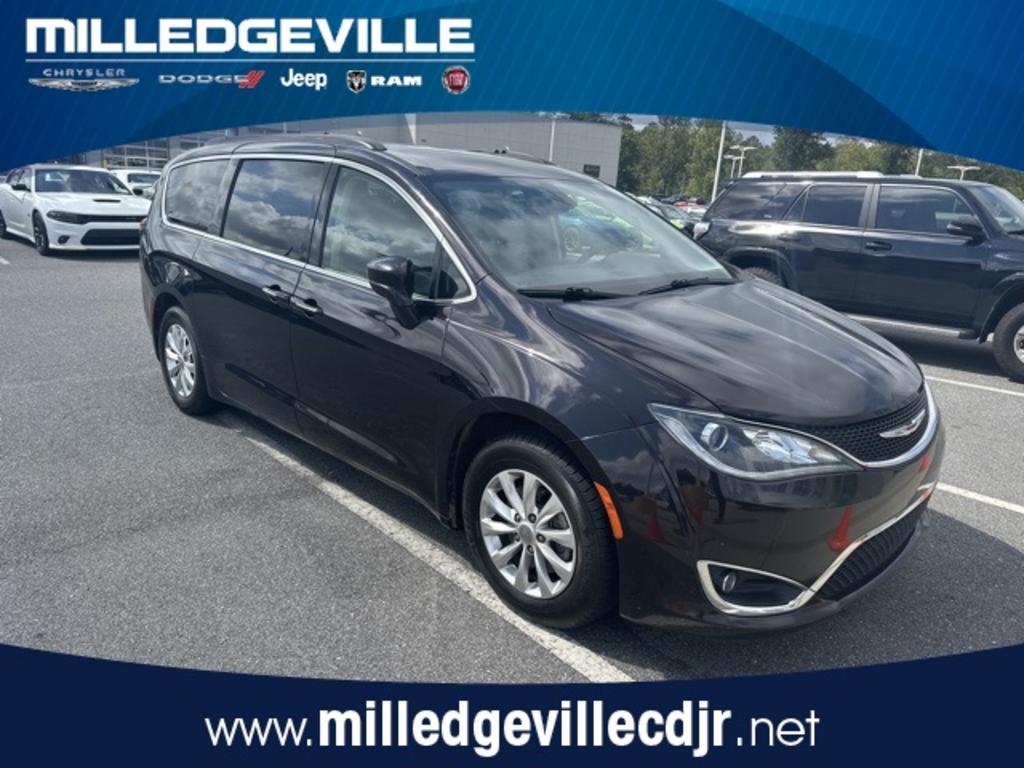 2018 Chrysler Pacifica - $15,000