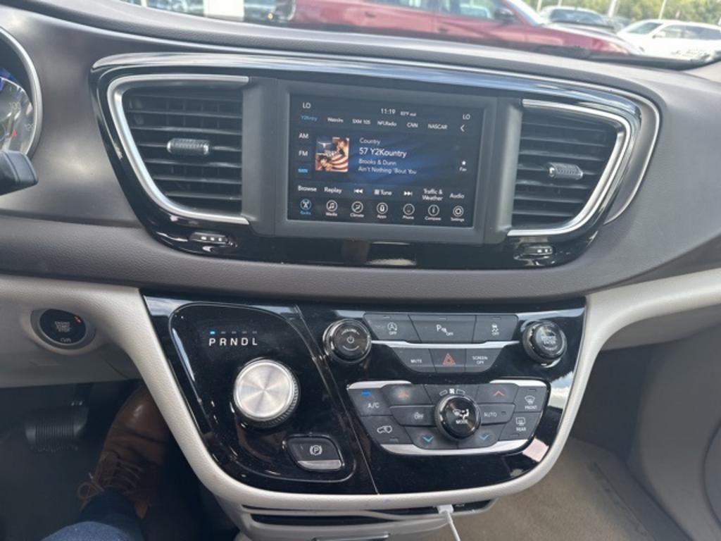 2018 Chrysler Pacifica - $15,000