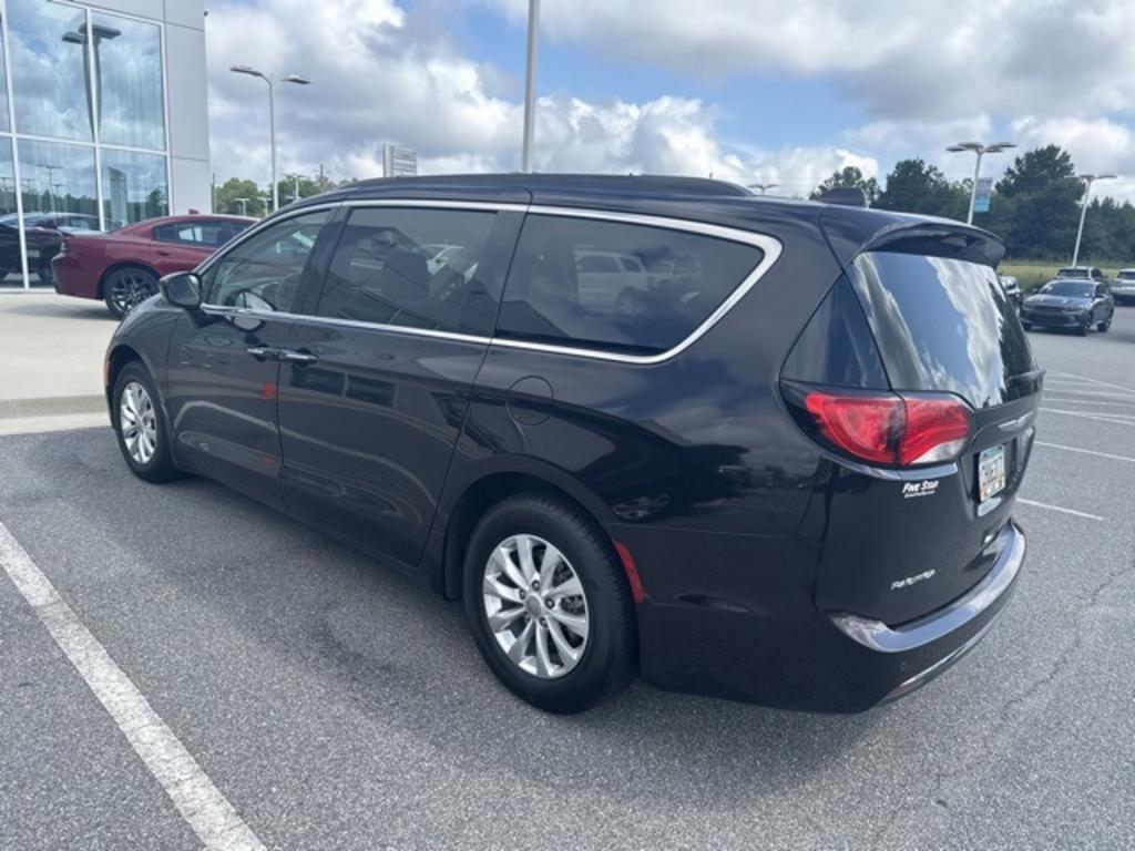 2018 Chrysler Pacifica - $15,000