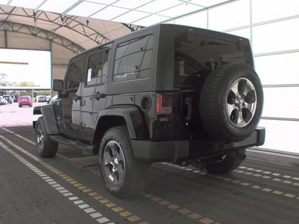 2018 Jeep Wrangler - $32,000