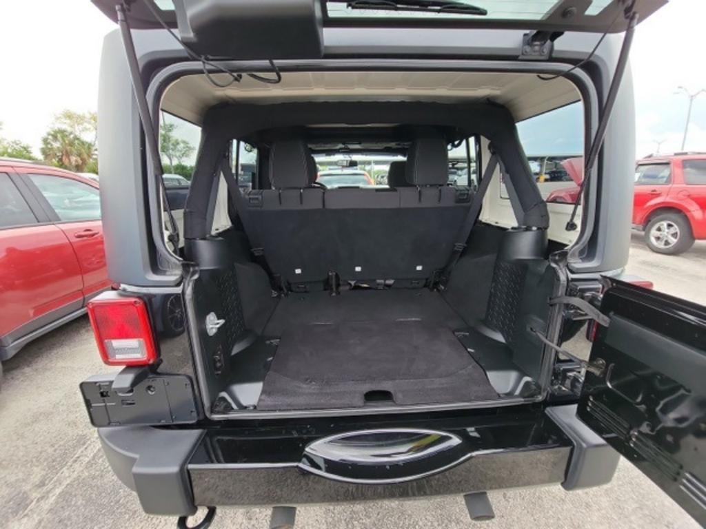 2018 Jeep Wrangler - $32,000
