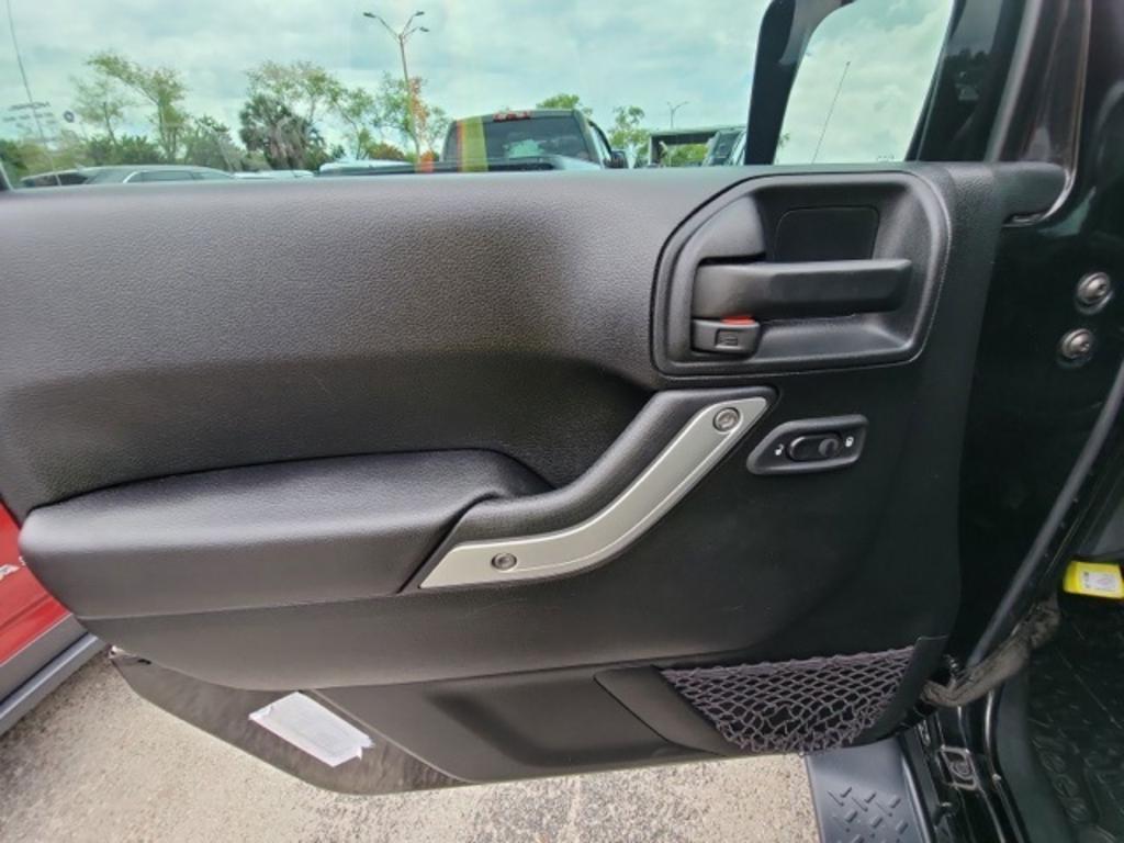 2018 Jeep Wrangler - $32,000