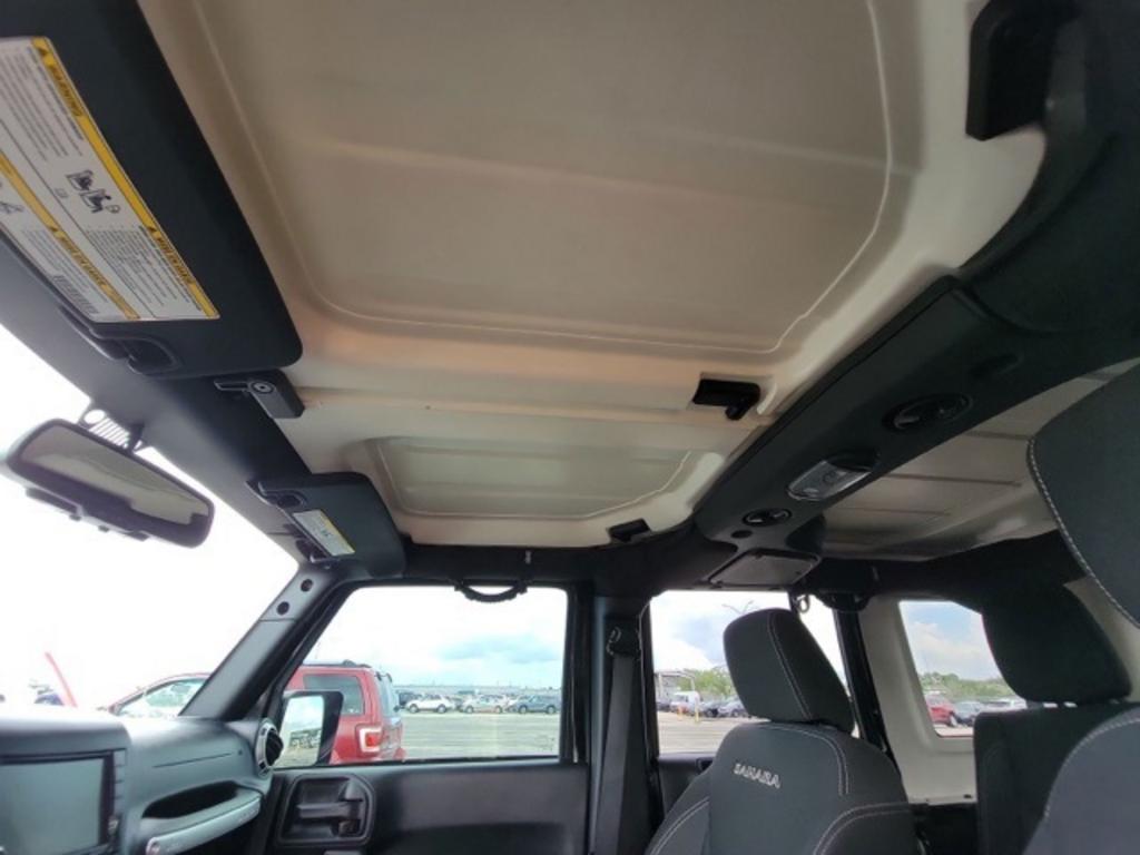 2018 Jeep Wrangler - $32,000