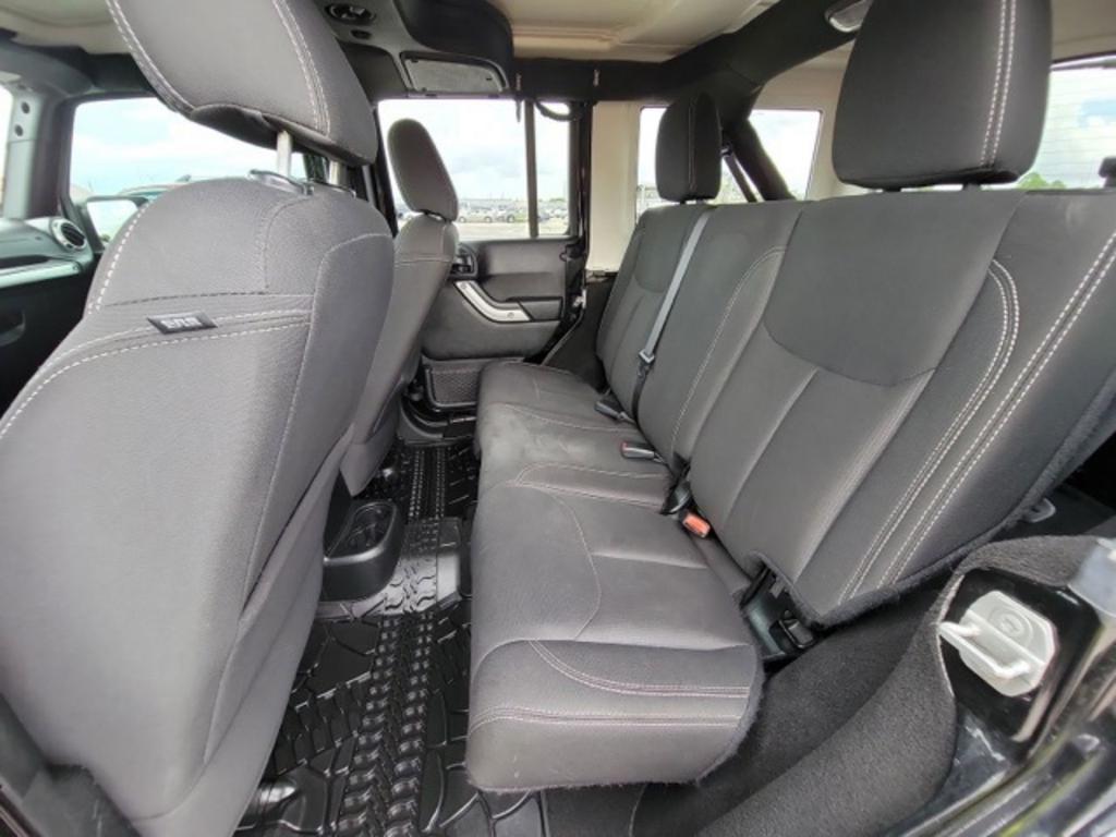 2018 Jeep Wrangler - $32,000