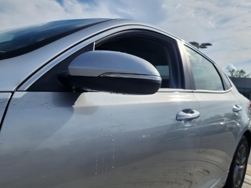 2020 Kia Optima LX photo