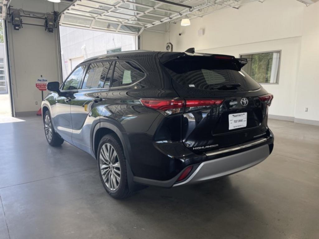 2021 Toyota Highlander - $39,000