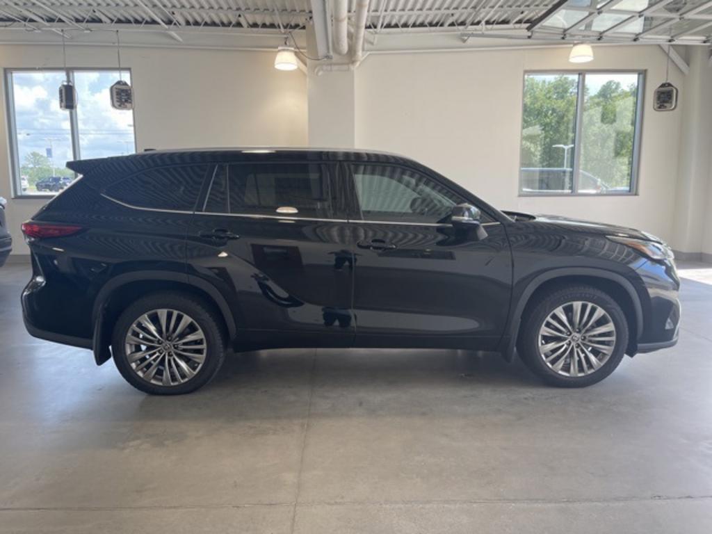 2021 Toyota Highlander - $39,000
