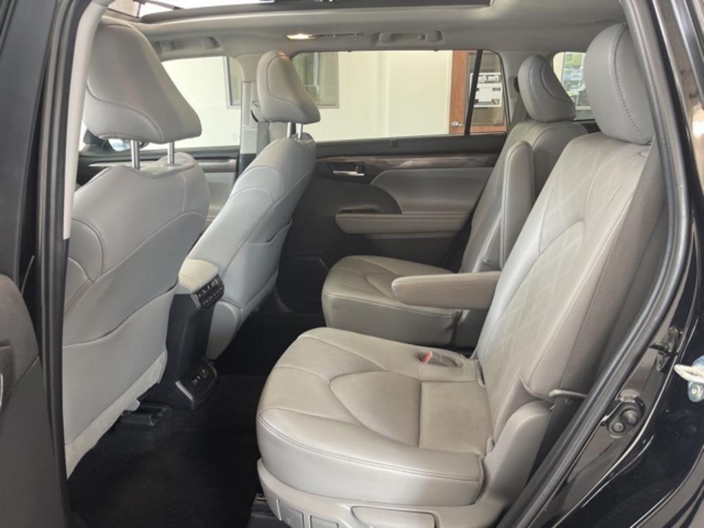 2021 Toyota Highlander - $39,000