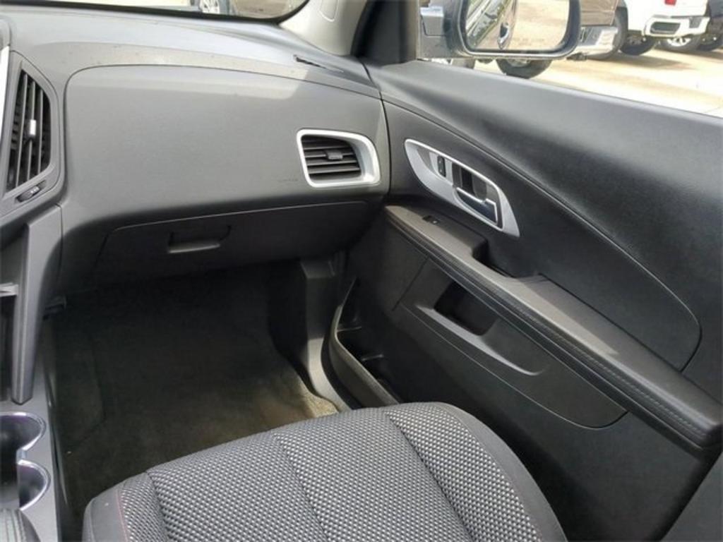 2017 Chevrolet Equinox LS photo