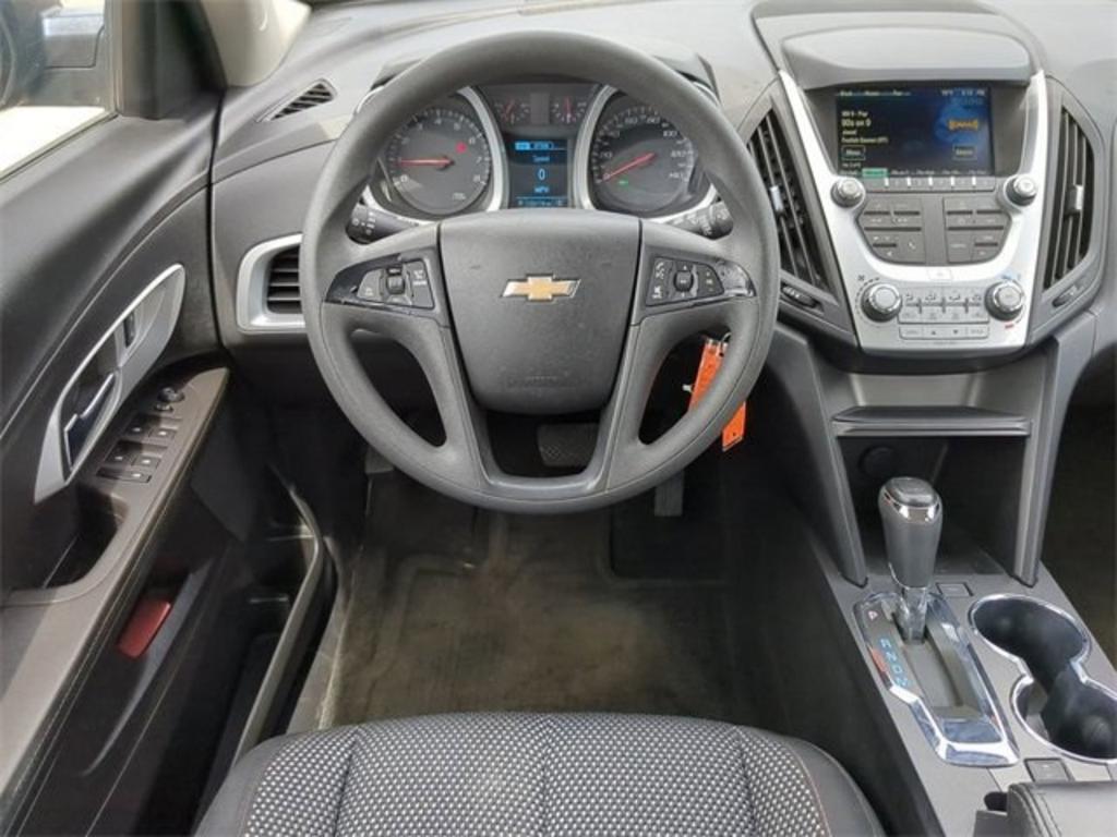 2017 Chevrolet Equinox LS photo