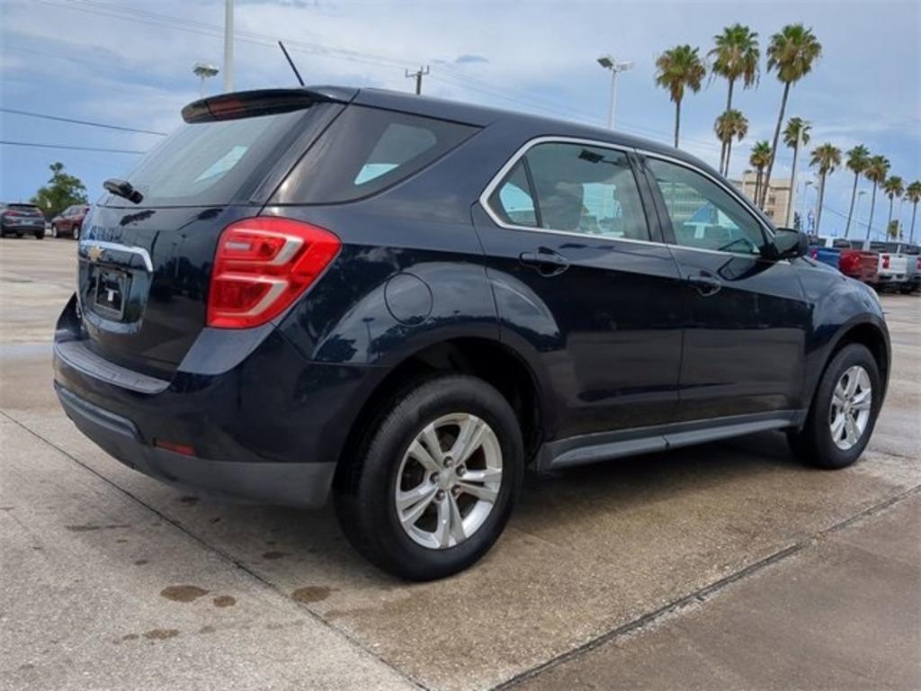 2017 Chevrolet Equinox LS photo