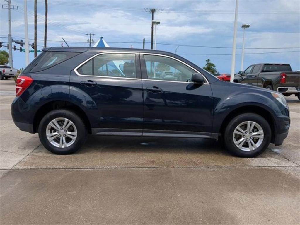 2017 Chevrolet Equinox LS photo