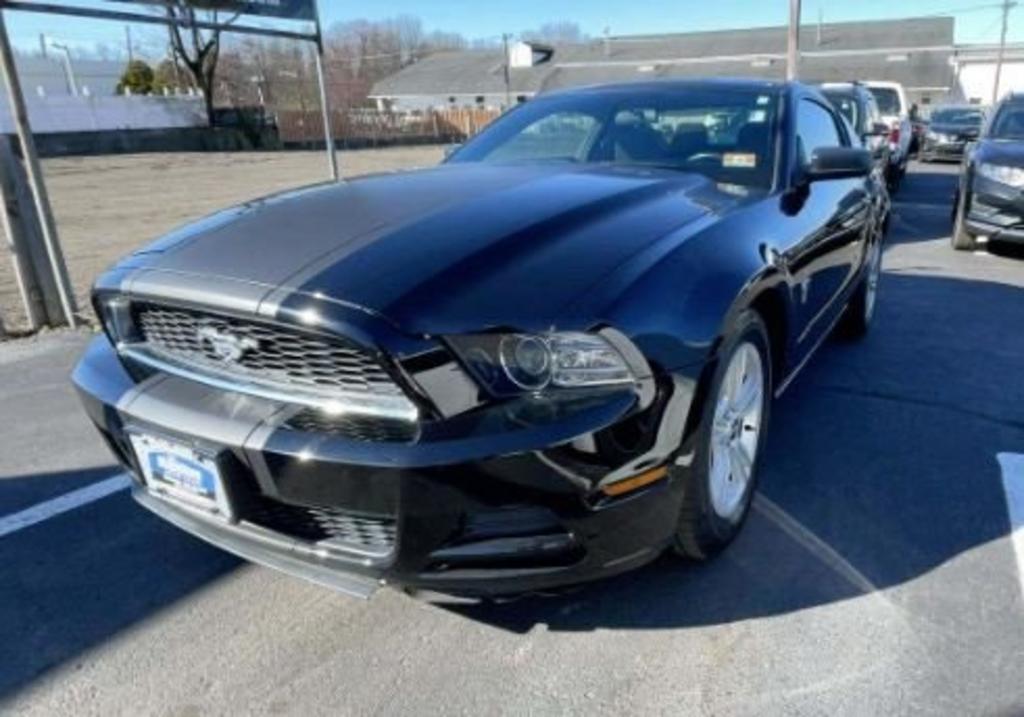 2014 Ford Mustang V6 photo