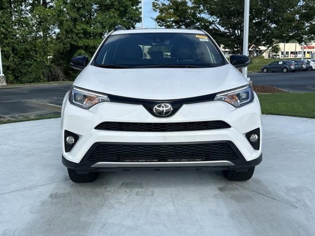 2018 Toyota RAV4 SE photo