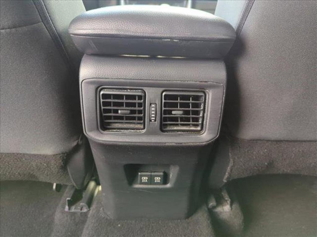 2021 Toyota RAV4 XLE photo
