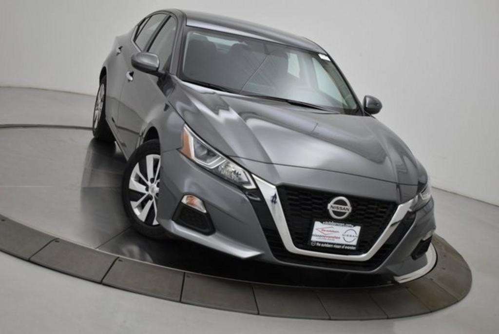2020 Nissan Altima - $18,500