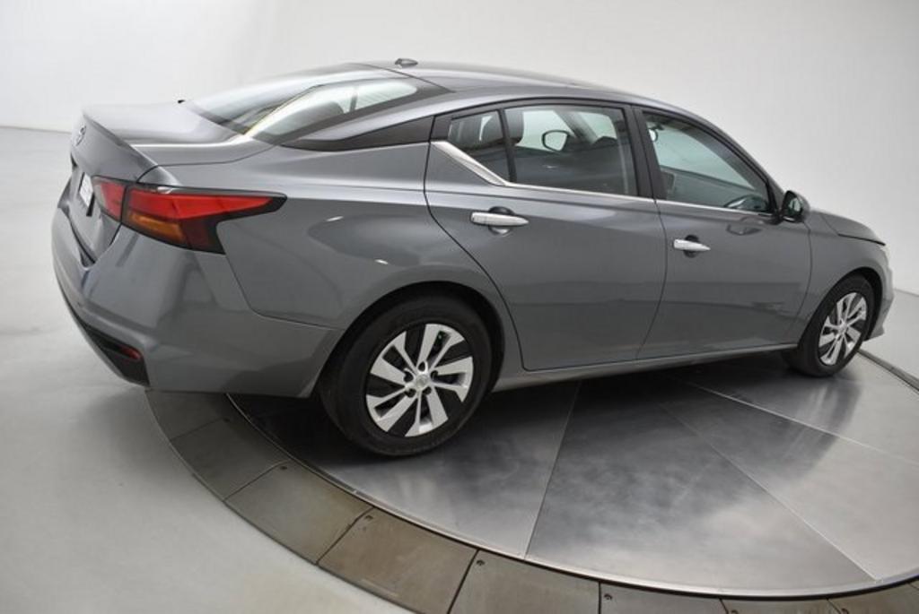 2020 Nissan Altima - $18,500