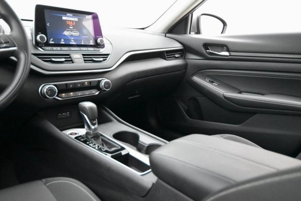 2020 Nissan Altima - $18,500