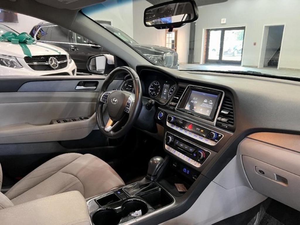2019 Hyundai Sonata - $17,500