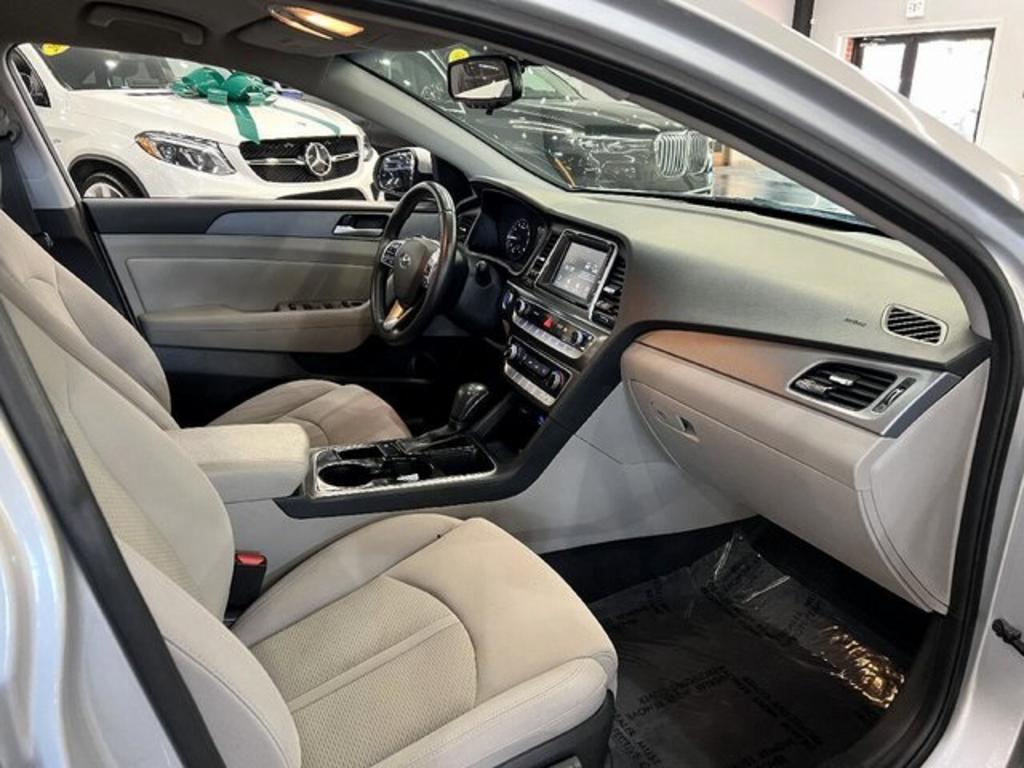 2019 Hyundai Sonata - $17,500