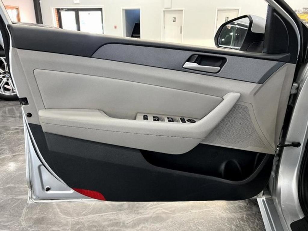 2019 Hyundai Sonata - $17,500
