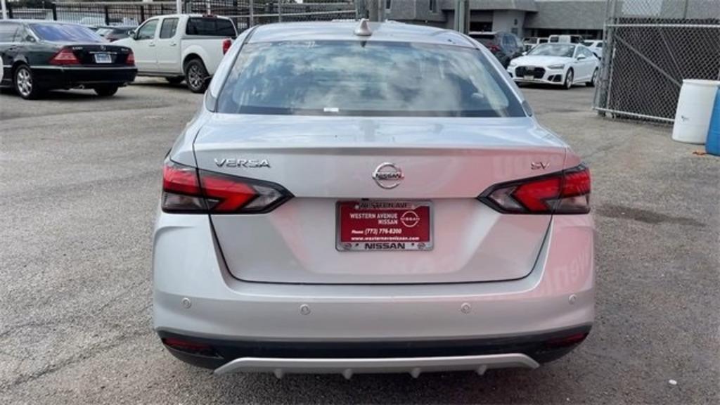 2022 Nissan Versa - $19,000