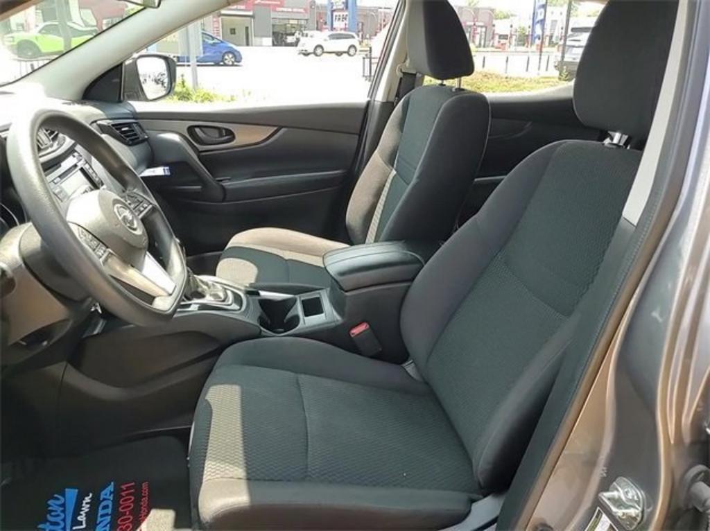 2020 Nissan Rogue - $20,000