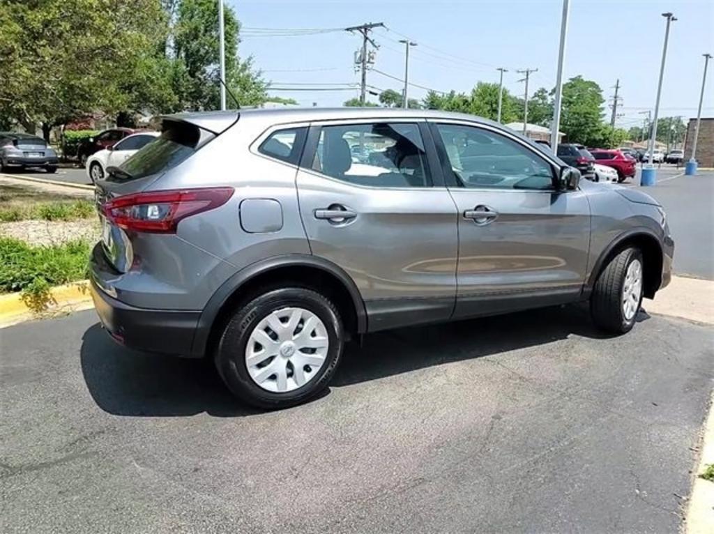 2020 Nissan Rogue - $20,000