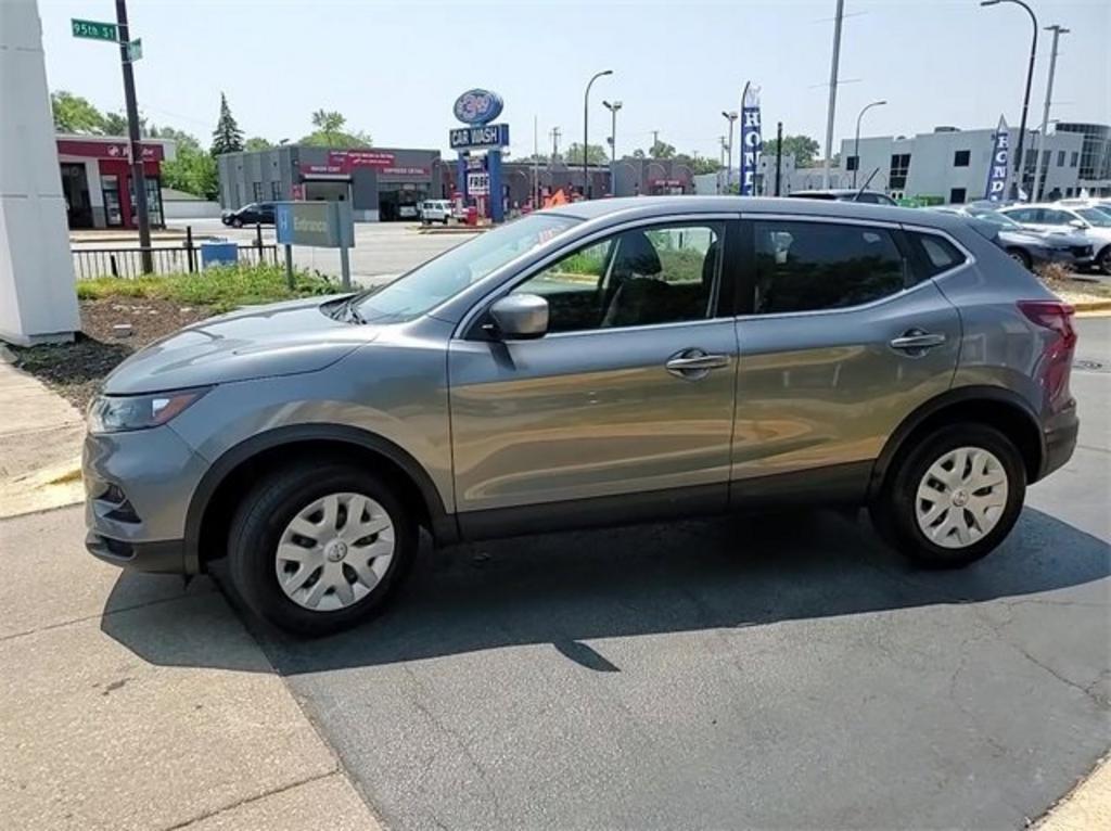 2020 Nissan Rogue - $20,000