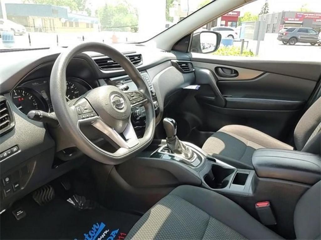 2020 Nissan Rogue - $20,000