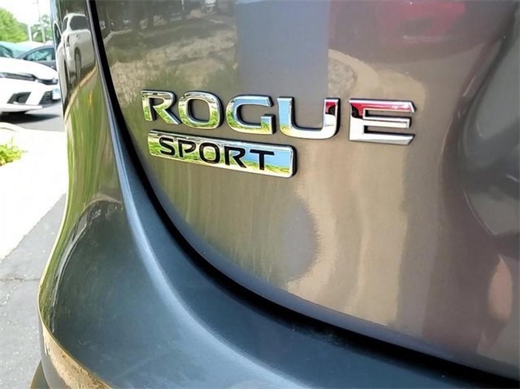 2020 Nissan Rogue Sport S photo