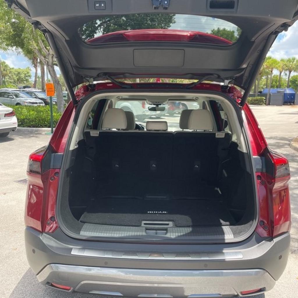 2023 Nissan Rogue - $32,000