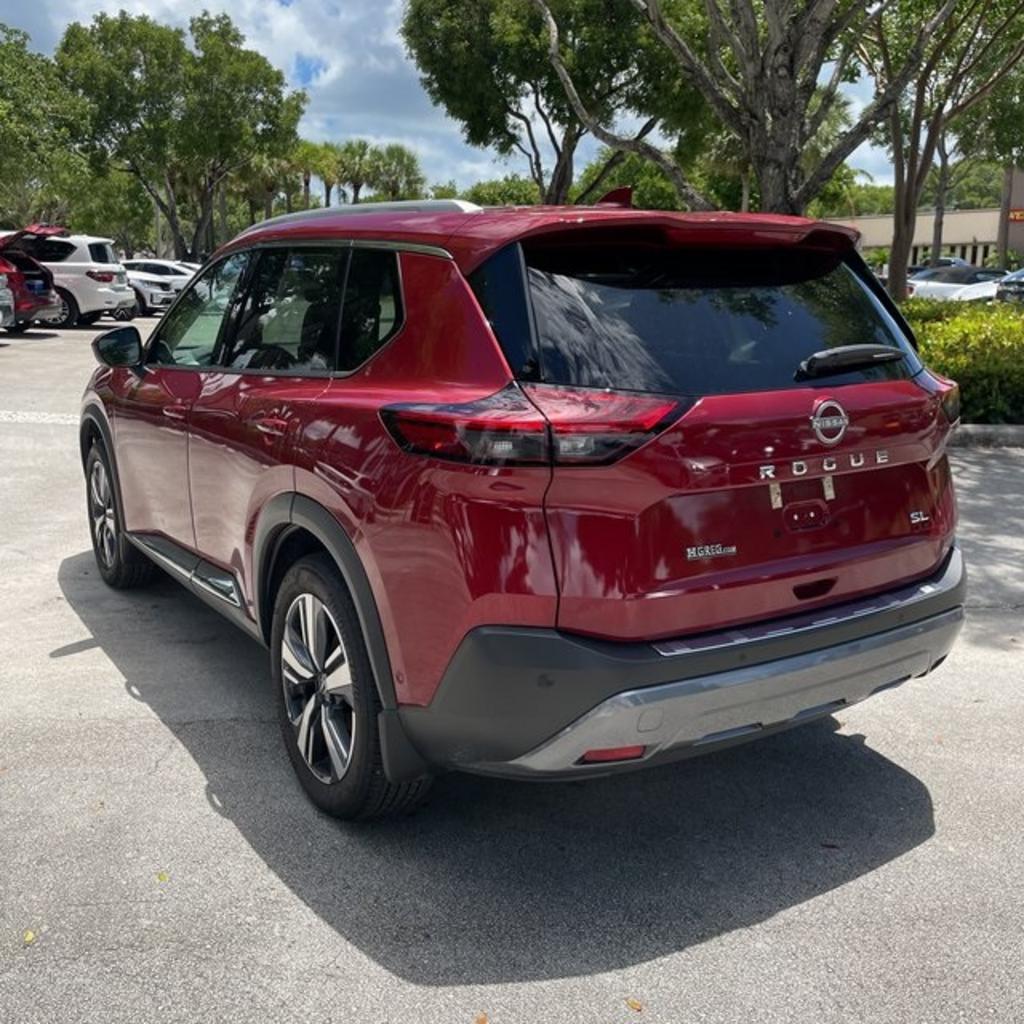 2023 Nissan Rogue - $32,000