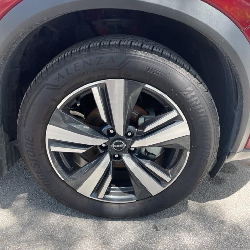 2023 Nissan Rogue - $32,000