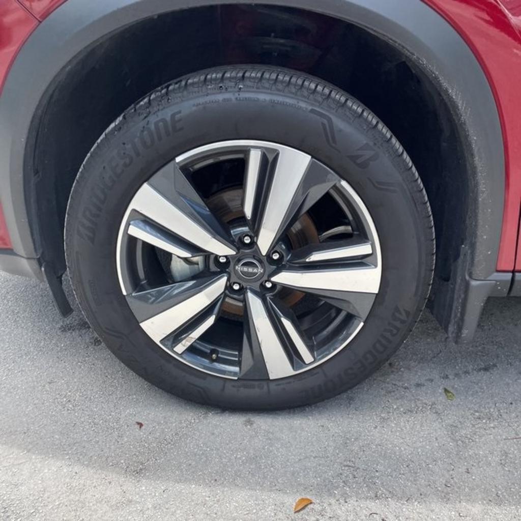 2023 Nissan Rogue - $32,000