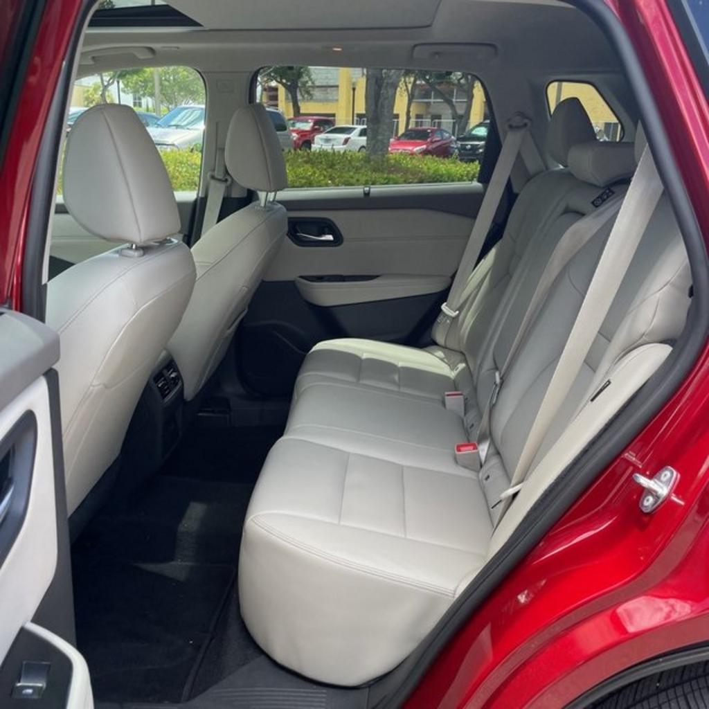 2023 Nissan Rogue - $32,000