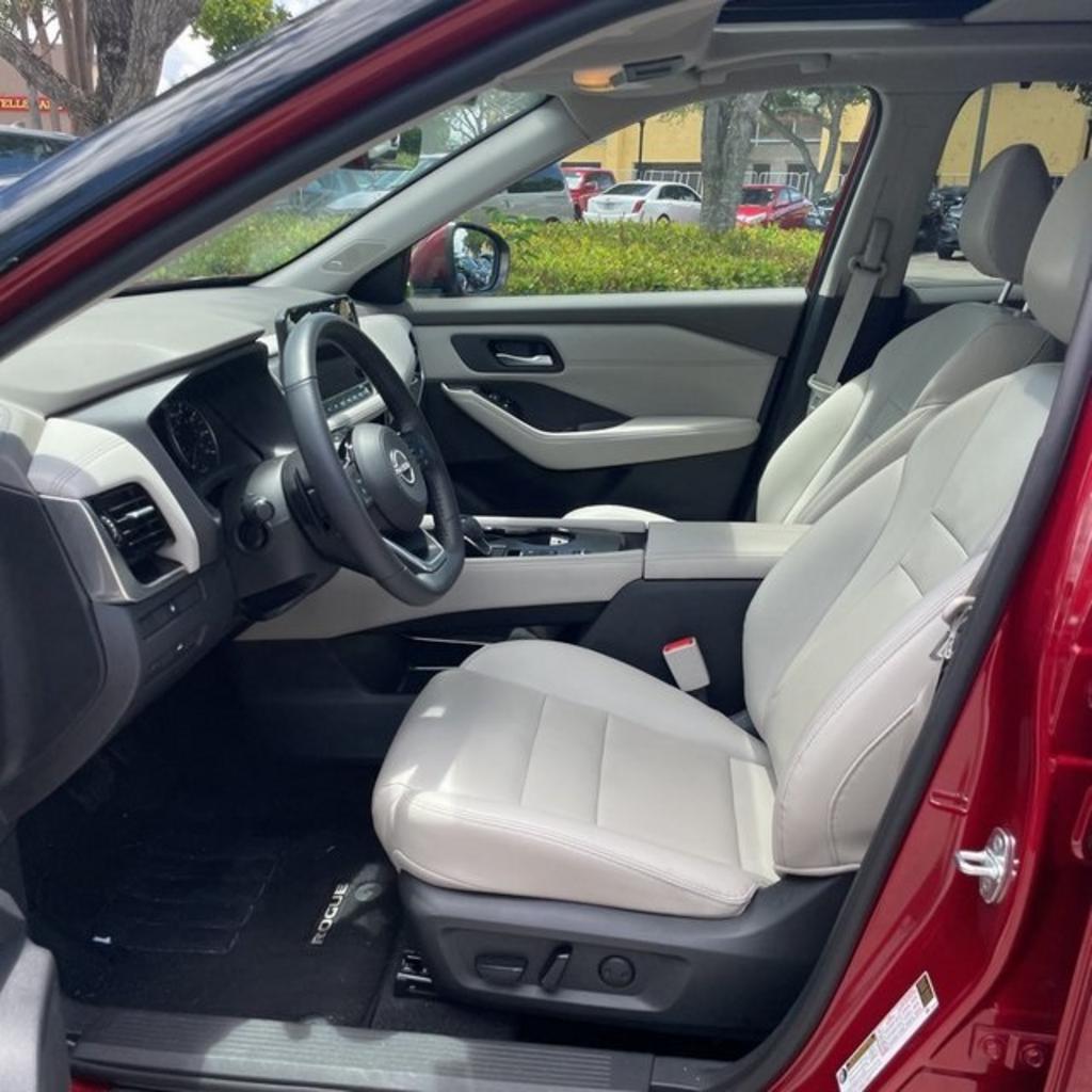2023 Nissan Rogue - $32,000