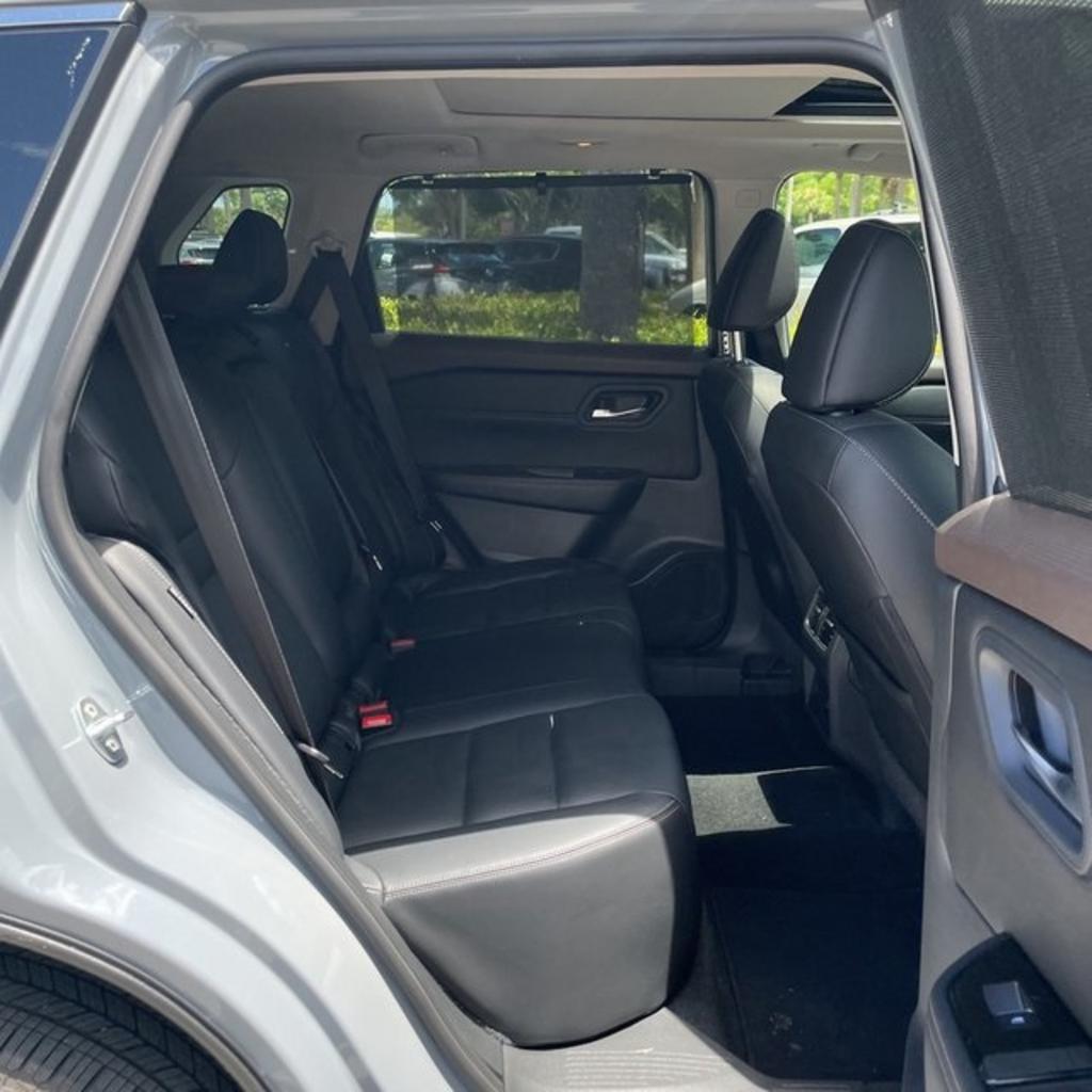 2023 Nissan Rogue - $32,000