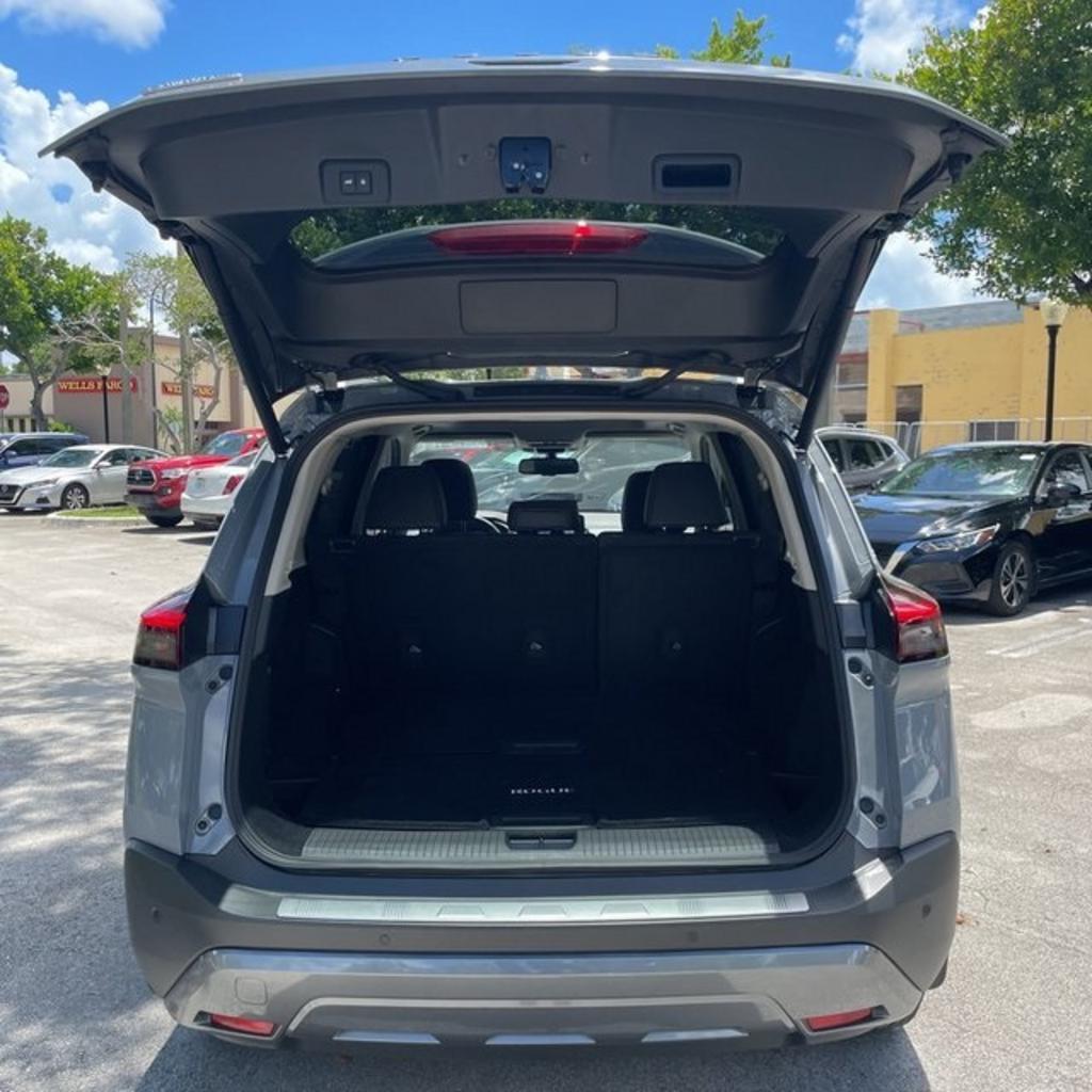 2023 Nissan Rogue - $32,000