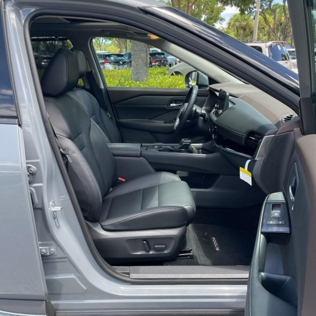 2023 Nissan Rogue - $32,000