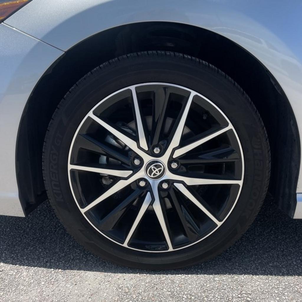 2023 Toyota Camry - $28,000