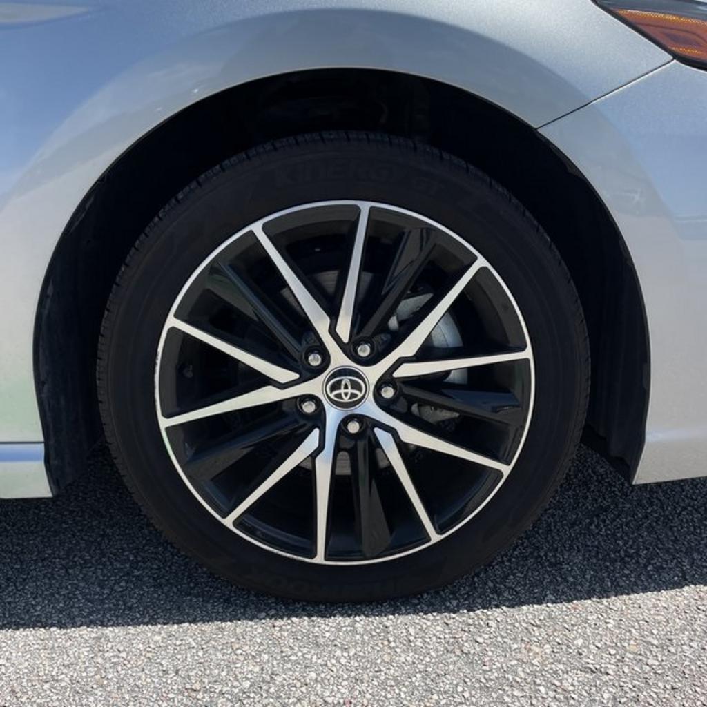 2023 Toyota Camry - $28,000