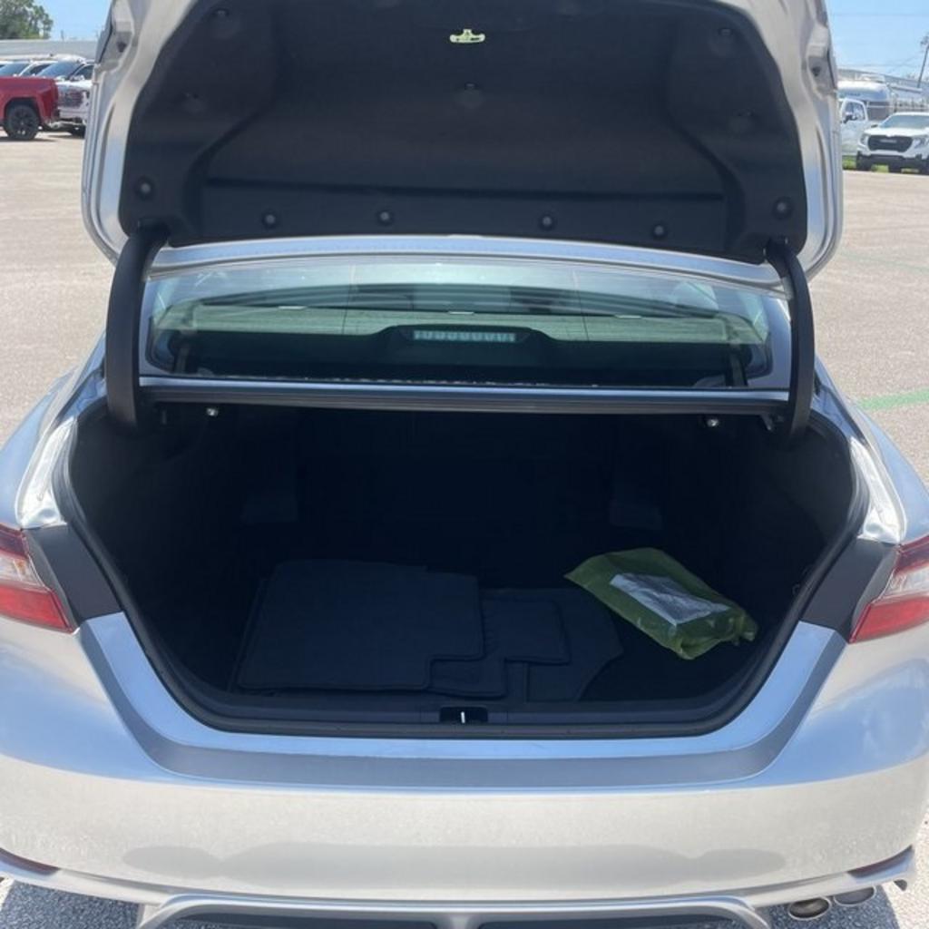 2023 Toyota Camry - $28,000