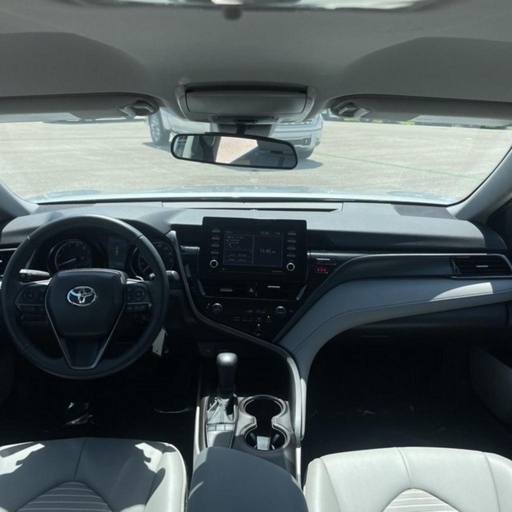 2023 Toyota Camry - $28,000