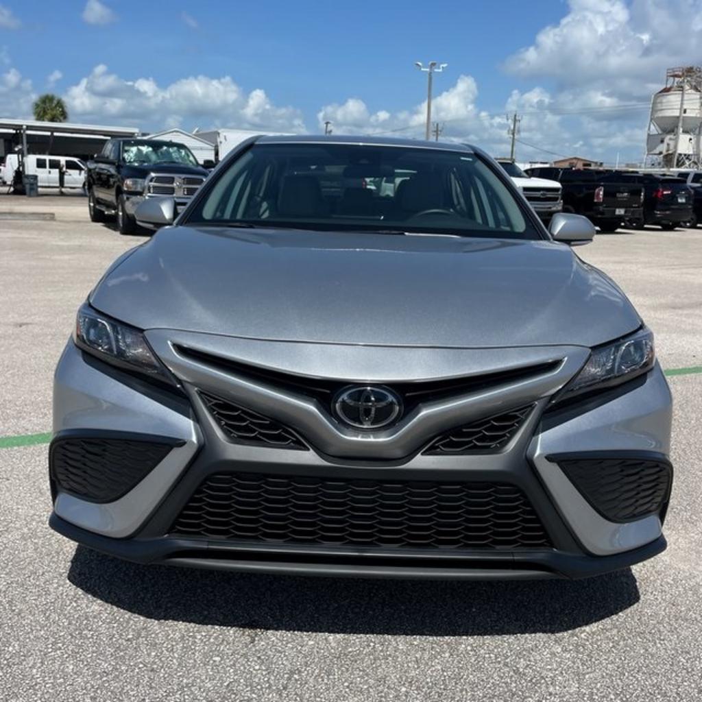 2023 Toyota Camry - $28,000