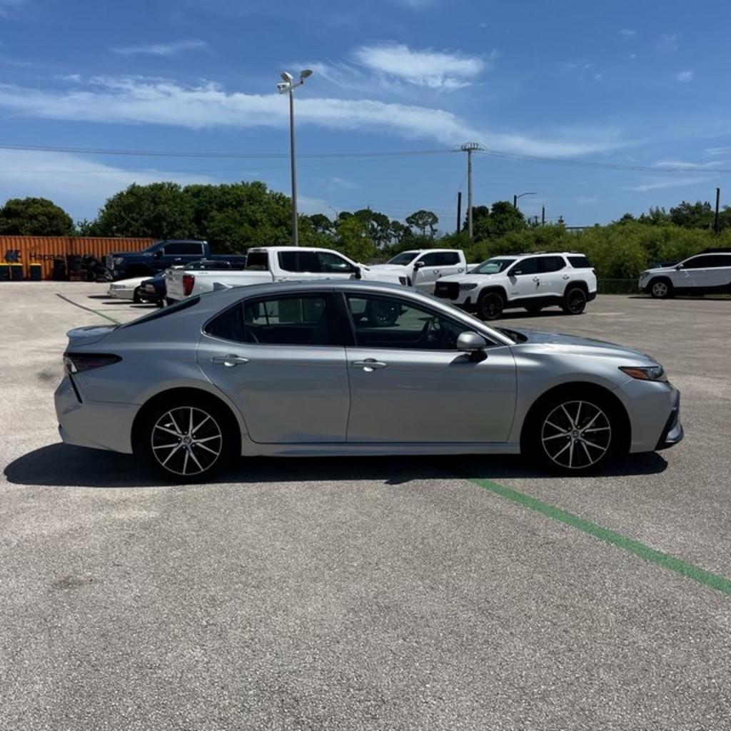 2023 Toyota Camry - $28,000
