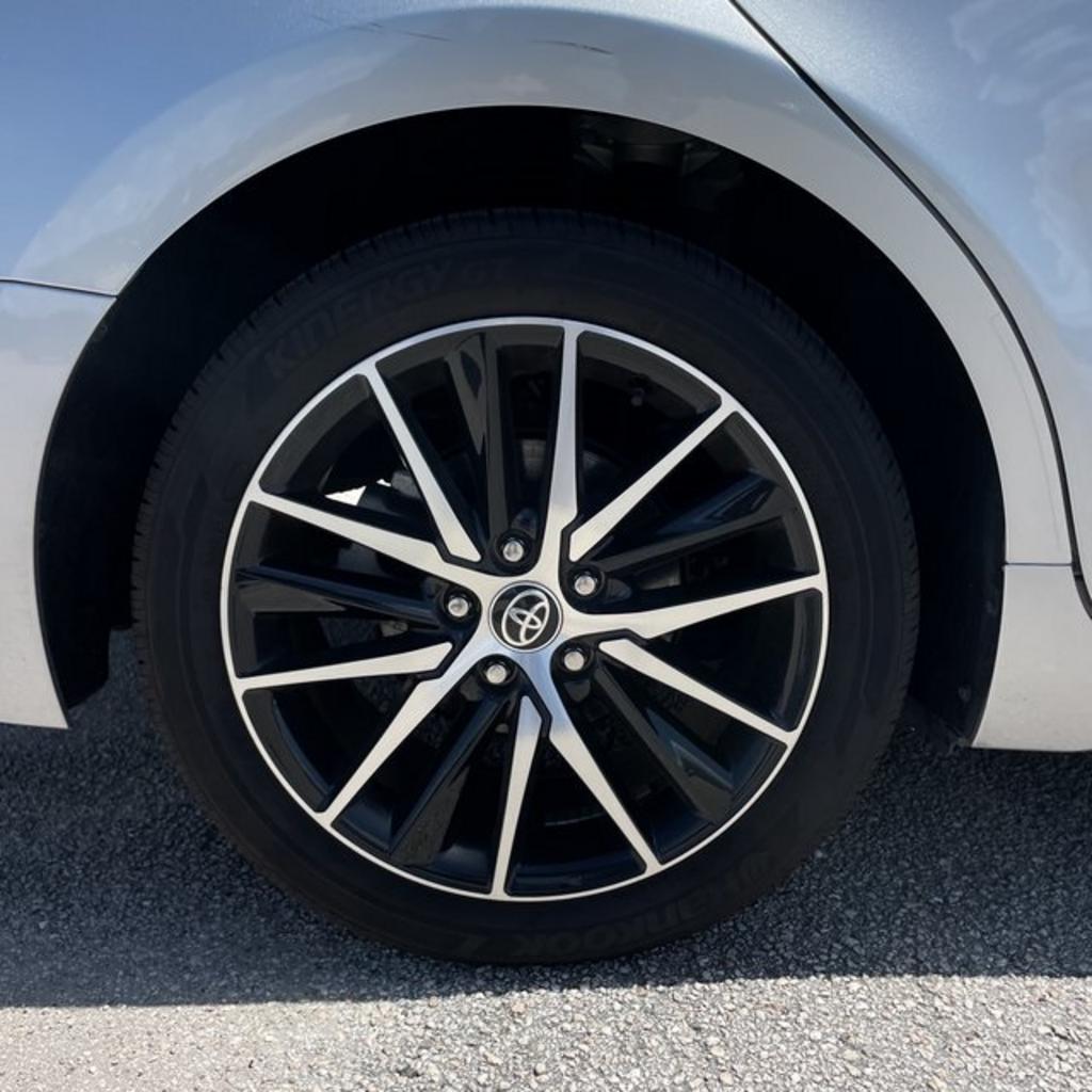 2023 Toyota Camry - $28,000