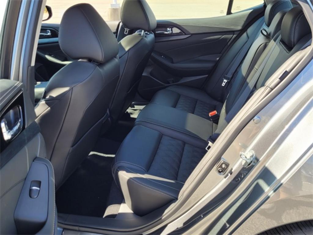 2023 Nissan Maxima - $40,500
